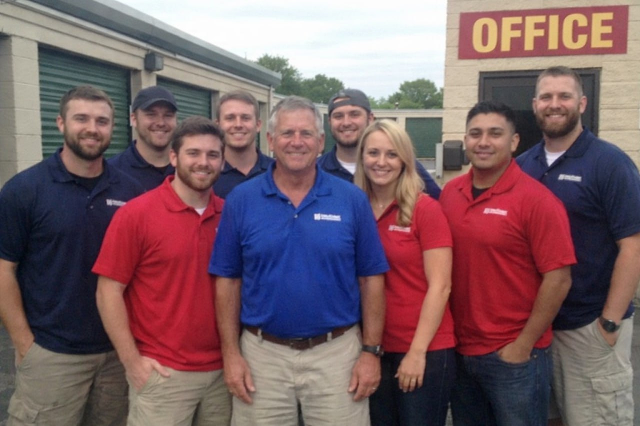 Water damage restoration professionals in Hoffman Estates, IL